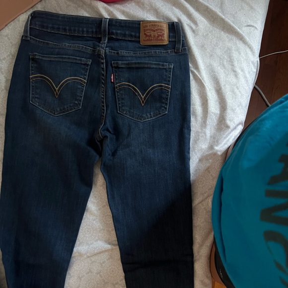 Dark Wash Levi jeans. Brand new - Picture 3 of 3